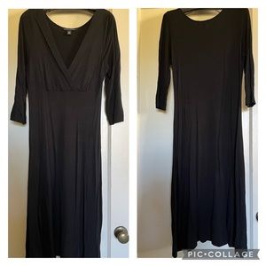 Banana Republic Long-Sleeved Black Stretch Midi classic dress. Size XS.